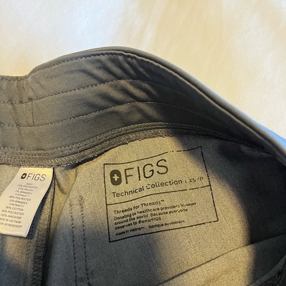 Graphite figs scrubs - Picture 7 of 7